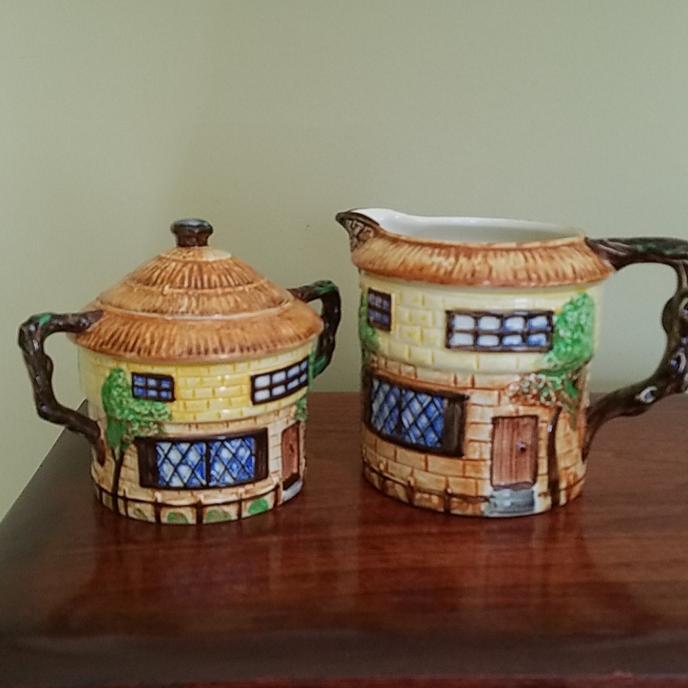 Rare vintage Beswick pottery sugar bowl & creamer